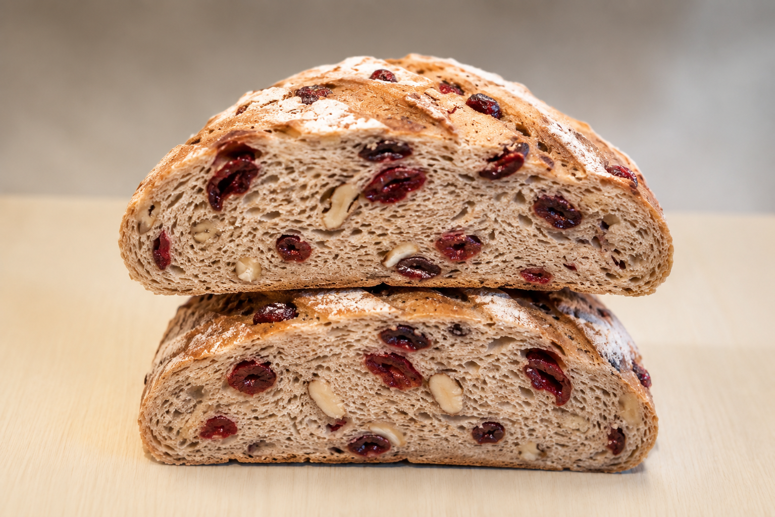 1/2 pain artisanal sans gluten à la farine de sorgho cranberry et amandes