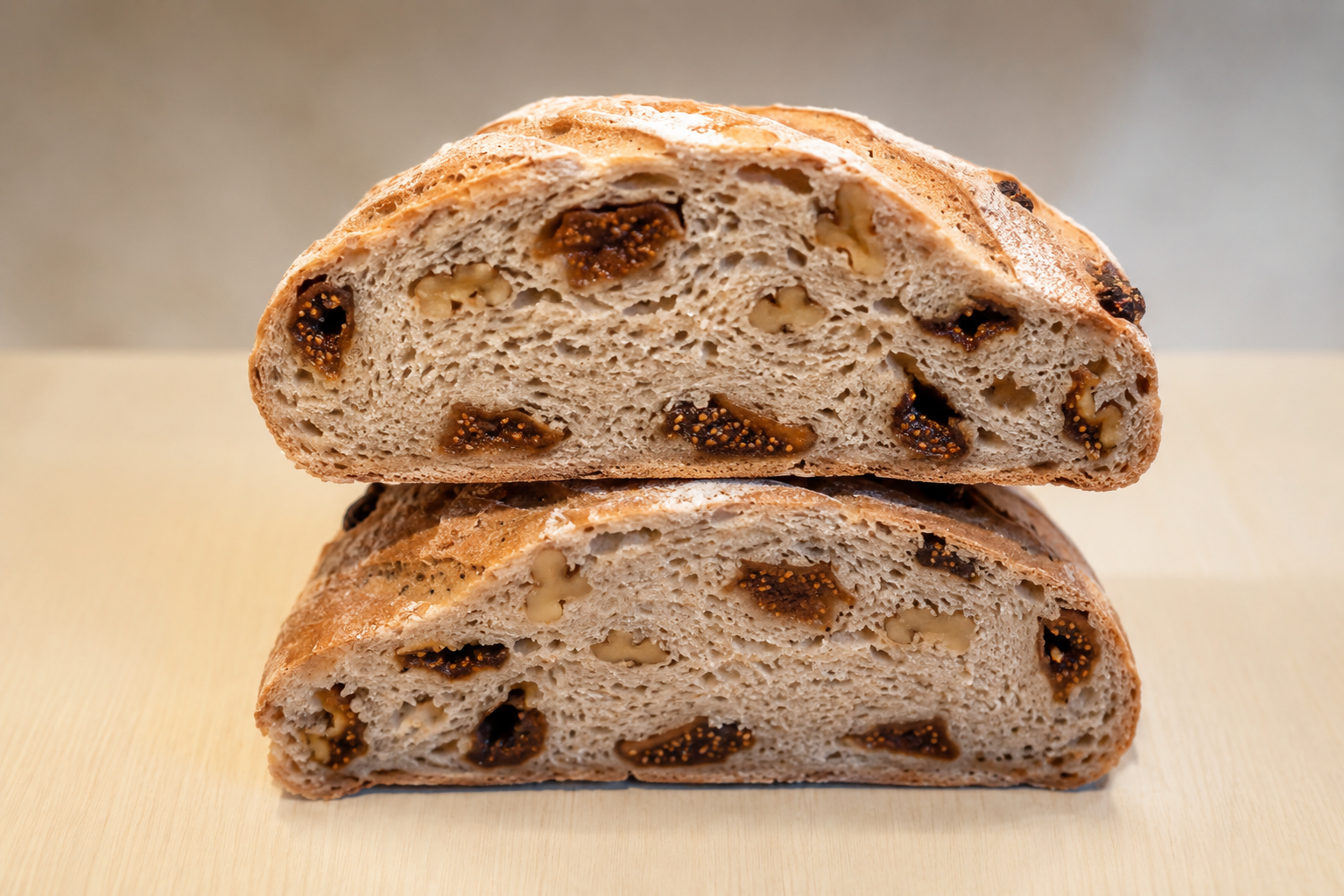 1/2 pain artisanal sans gluten à la farine de sorgho figues et noix